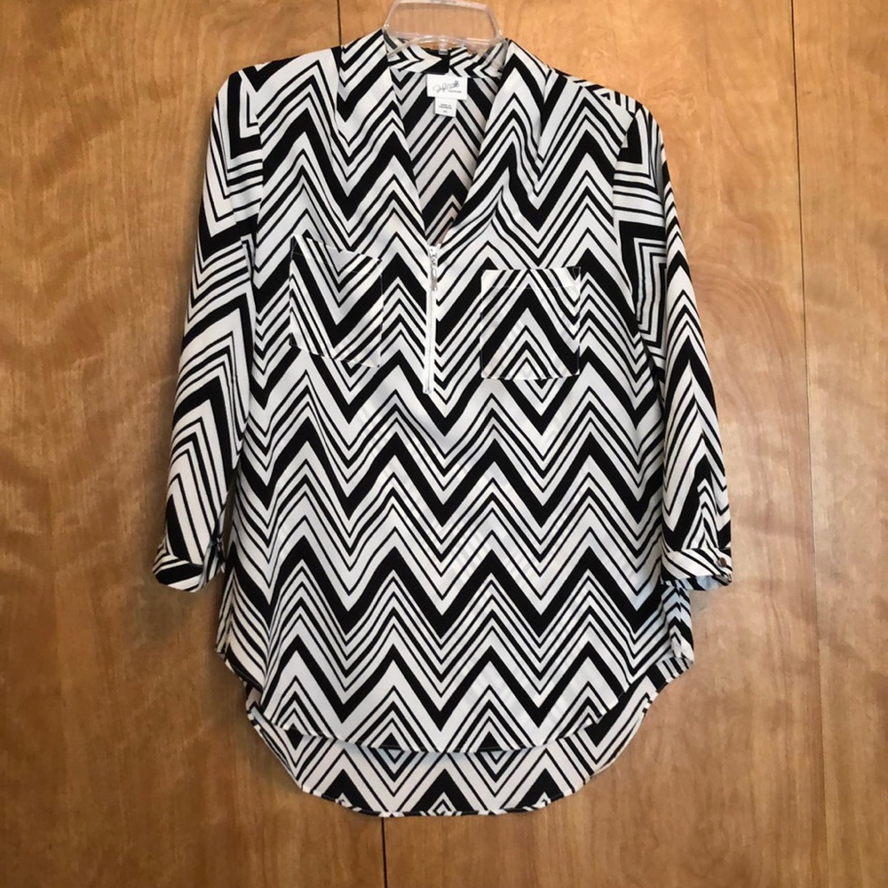 Black & white zig-zag stripe polyester tunic